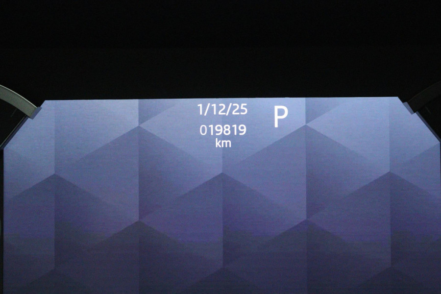 Land Rover Range Rover Evoque 1.5 S (PANORAMADAK, STOELVERWARMING, ACHTERUITRIJCAMERA, PARKEERSENSOREN, LANE-ASSIST)