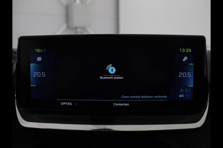 Peugeot e-208 EV Allure 50 kWh | Camera | Carplay | Half leder | Keyless | Navigatie | Full LED | Parkeerhulp | DAB | Getint glas | Climate control | Cruise control