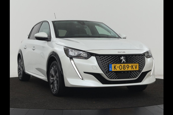 Peugeot e-208 EV Allure 50 kWh | Camera | Carplay | Half leder | Keyless | Navigatie | Full LED | Parkeerhulp | DAB | Getint glas | Climate control | Cruise control