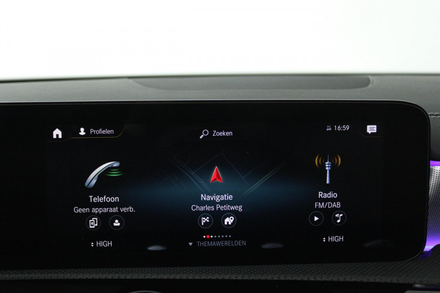 Mercedes-Benz A-Klasse 250 e Business Solution AMG Limited (PANORAMADAK, SFEERVERLICHTING, STOELVERWARMING, ACHTERUITRIJCAMERA)