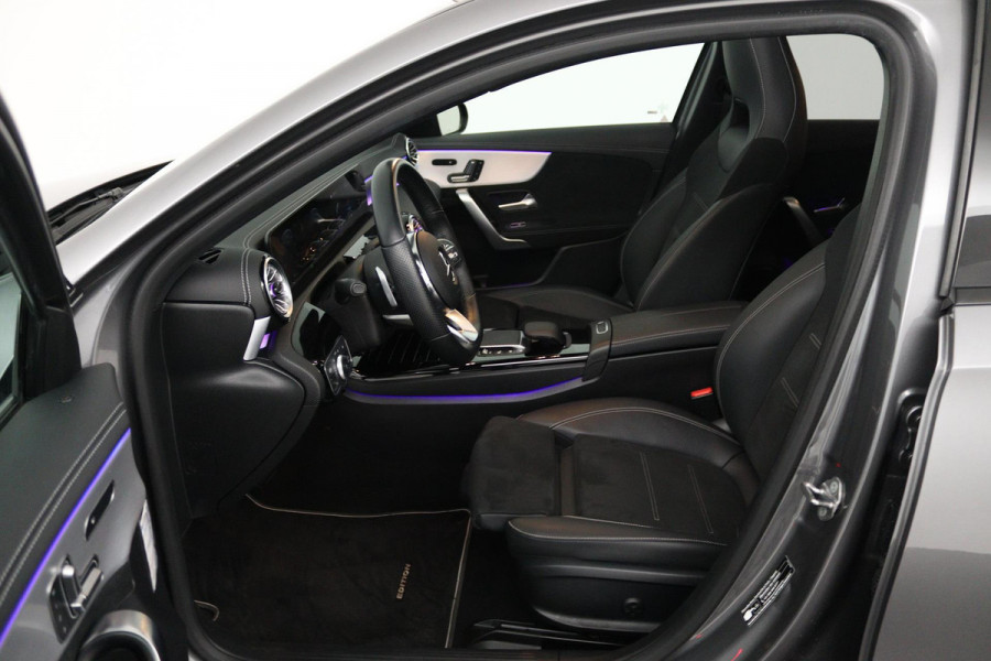 Mercedes-Benz A-Klasse 250 e Business Solution AMG Limited (PANORAMADAK, SFEERVERLICHTING, STOELVERWARMING, ACHTERUITRIJCAMERA)