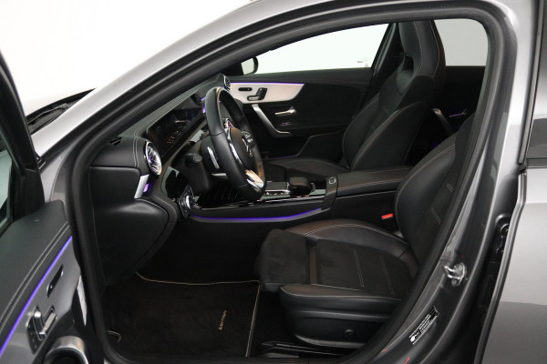 Mercedes-Benz A-Klasse 250 e Business Solution AMG Limited (PANORAMADAK, SFEERVERLICHTING, STOELVERWARMING, ACHTERUITRIJCAMERA)