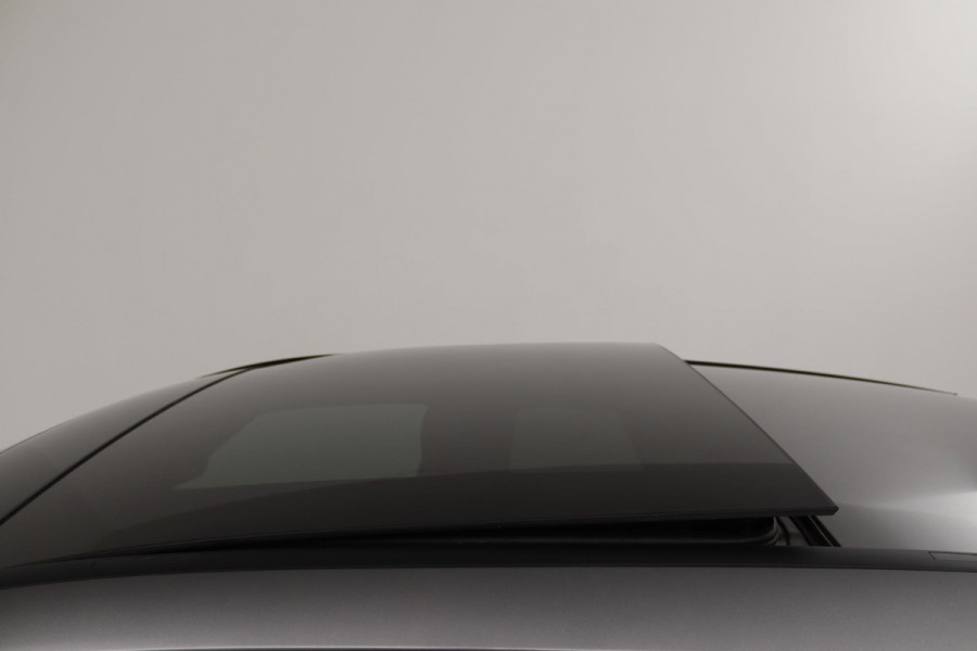 Mercedes-Benz A-Klasse 250 e Business Solution AMG Limited (PANORAMADAK, SFEERVERLICHTING, STOELVERWARMING, ACHTERUITRIJCAMERA)