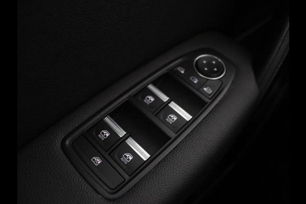 Renault Captur 1.0 TCe Edition One | Trekhaak | 360 Camera | Carplay | Keyless | Navigatie | Half leder | Park Assist | Climate control | Dodehoek detectie | Cruise control | Bluetooth