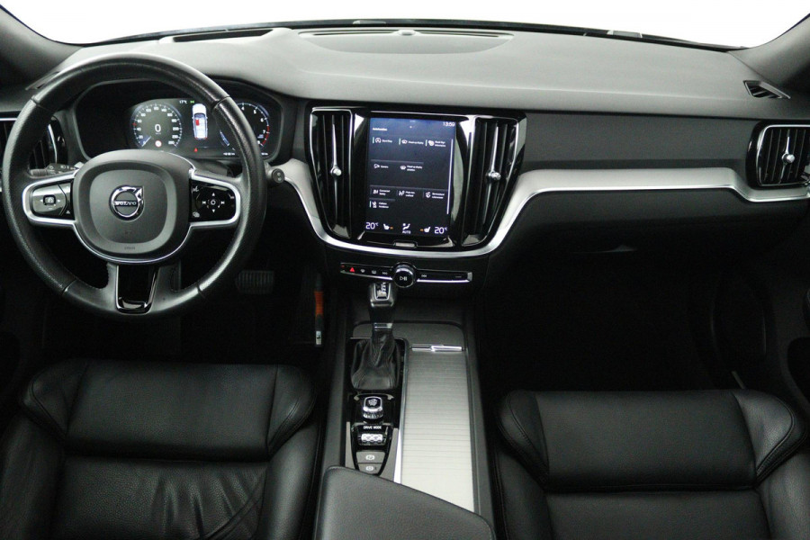 Volvo V60 2.0 T5 Inscription (PANORAMADAK, ACHTERUITRIJCAMERA, PARKEERSENSOREN, CRUISE CONTROL, AUTOMAAT)