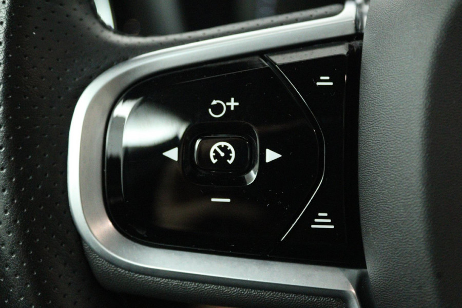 Volvo V60 2.0 T5 Inscription (PANORAMADAK, ACHTERUITRIJCAMERA, PARKEERSENSOREN, CRUISE CONTROL, AUTOMAAT)