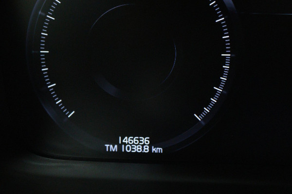 Volvo V60 2.0 T5 Inscription (PANORAMADAK, ACHTERUITRIJCAMERA, PARKEERSENSOREN, CRUISE CONTROL, AUTOMAAT)