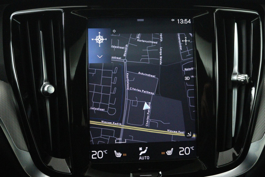 Volvo V60 2.0 T5 Inscription (PANORAMADAK, ACHTERUITRIJCAMERA, PARKEERSENSOREN, CRUISE CONTROL, AUTOMAAT)