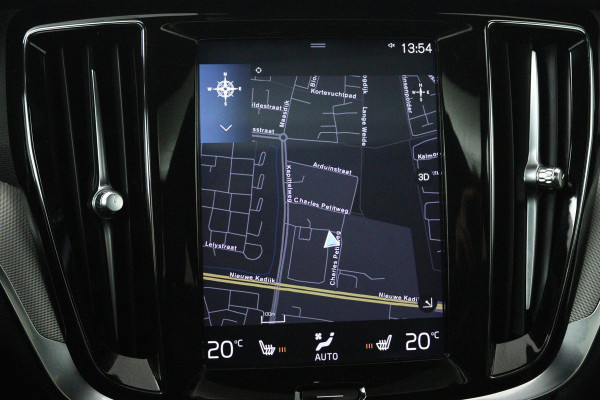 Volvo V60 2.0 T5 Inscription (PANORAMADAK, ACHTERUITRIJCAMERA, PARKEERSENSOREN, CRUISE CONTROL, AUTOMAAT)