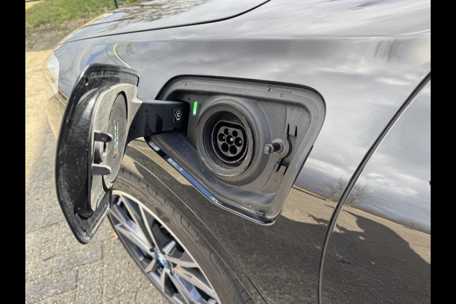 BMW X2 xDrive25e High Executive M Sport Pakket, Camera, comfort, NAVI-PRO . Een proefrit levert het bewijs. Neem contact op en we maken een afspraak!