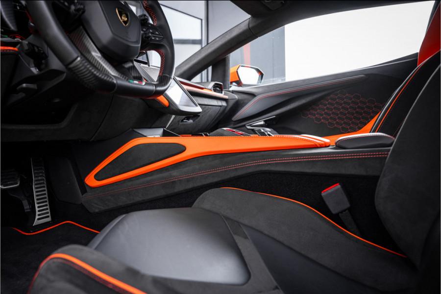 Lamborghini Revuelto - Arancio Apodis | Origineel NL | Volledig PPF | Carbon Interior | Passenger Display