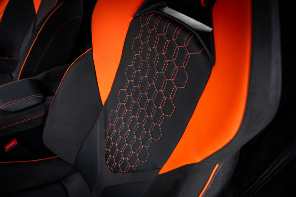 Lamborghini Revuelto - Arancio Apodis | Origineel NL | Volledig PPF | Carbon Interior | Passenger Display