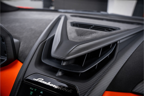 Lamborghini Revuelto - Arancio Apodis | Origineel NL | Volledig PPF | Carbon Interior | Passenger Display