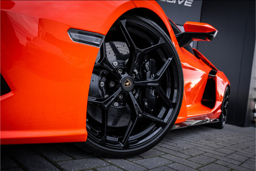 Lamborghini Revuelto - Arancio Apodis | Origineel NL | Volledig PPF | Carbon Interior | Passenger Display