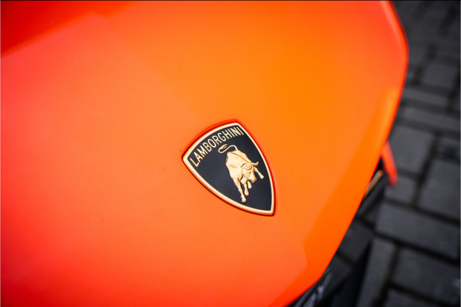 Lamborghini Revuelto - Arancio Apodis | Origineel NL | Volledig PPF | Carbon Interior | Passenger Display