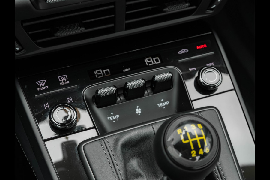 Porsche 911 4.0 GT3 Touring - 992.2 - Manual - 2+2 - Carbon Buckets - Lift - Bose - Matrix LED