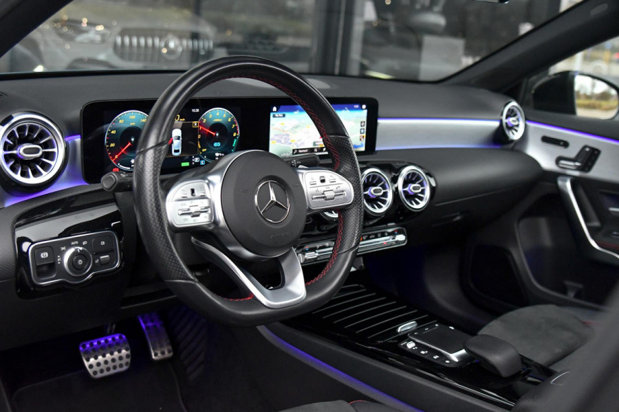 Mercedes-Benz A-Klasse 250 e AMG Night, Pano, Memory, Keyless, Camera, Sfeer, Multibeam, CarPlay!