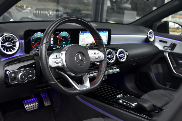 Mercedes-Benz A-Klasse 250 e AMG Night, Pano, Memory, Keyless, Camera, Sfeer, Multibeam, CarPlay!