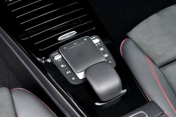 Mercedes-Benz A-Klasse 250 e AMG Night, Pano, Memory, Keyless, Camera, Sfeer, Multibeam, CarPlay!