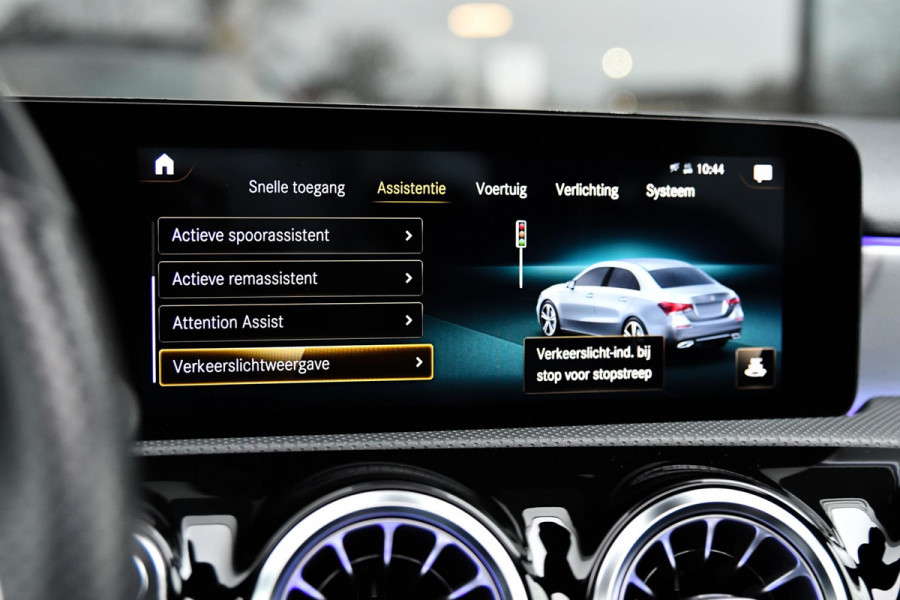 Mercedes-Benz A-Klasse 250 e AMG Night, Pano, Memory, Keyless, Camera, Sfeer, Multibeam, CarPlay!