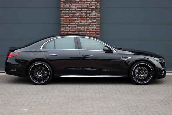 Mercedes-Benz E-Klasse AMG 53 4MATIC+ Premium+ | 585pk | Hyperscreen | Achterasbesturing | Stoelventilatie | Trekhaak | Vlakkenverwarming | Soft-Close | Burmester | Zonweringspakket | 3D-Display | HUD |