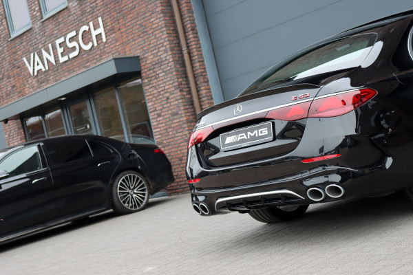 Mercedes-Benz E-Klasse AMG 53 4MATIC+ Premium+ | 585pk | Hyperscreen | Achterasbesturing | Stoelventilatie | Trekhaak | Vlakkenverwarming | Soft-Close | Burmester | Zonweringspakket | 3D-Display | HUD |