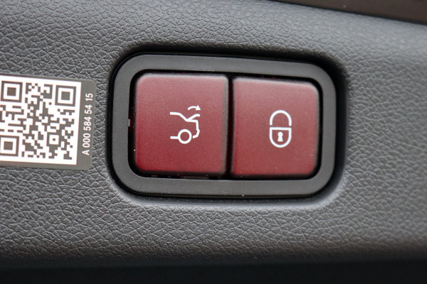 Mercedes-Benz E-Klasse AMG 53 4MATIC+ Premium+ | 585pk | Hyperscreen | Achterasbesturing | Stoelventilatie | Trekhaak | Vlakkenverwarming | Soft-Close | Burmester | Zonweringspakket | 3D-Display | HUD |