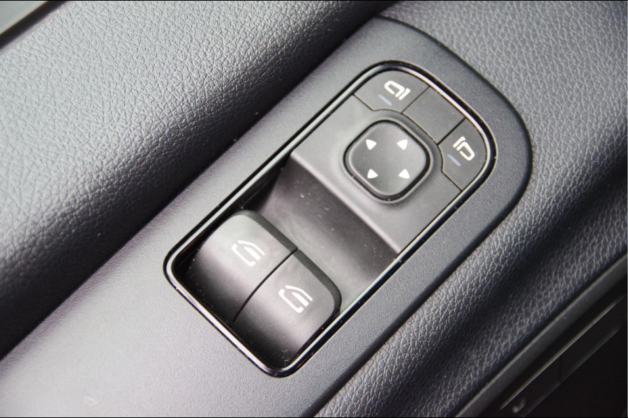 Mercedes-Benz Sprinter 519 3.0 CDI V6 L3 AUT. OPEN LAADBAK, LED, 3.5T TREKHAAK, STANDKACHEL, CAMERA, MBUX 10'', LEDER STUUR, NAVI, CLIMA
