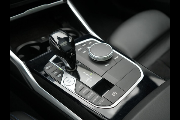 BMW 3 Serie Touring 330e M Sport Plug In Hybrid 293pk PHEV | Panodak | Adaptief Onderstel | Head Up | Adaptive Cruise | Laser LED || Camera | Alcantara Sportstoelen Memory & Verwarmd | Apple Carplay | Sfeerverlichting | Navigatie | Keyless | Bli