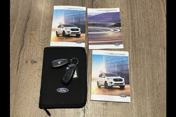 Ford Kuga 1.5 EcoBoost Titanium | Trekhaak | Camera | 1e eigenaar | NAP