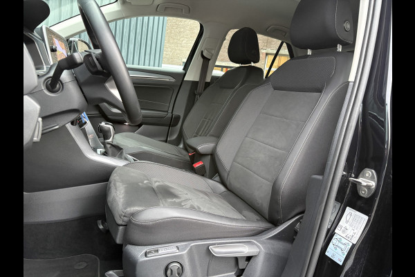 Volkswagen T-Roc 1.5 TSI Life Edition | IQ Light | Navi | Stoelverw. | Trekhaak afnb. | Prijs Rijklaar!!