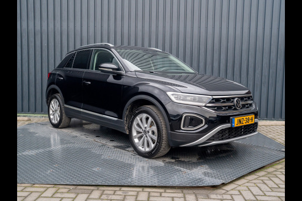 Volkswagen T-Roc 1.5 TSI Life Edition | IQ Light | Navi | Stoelverw. | Trekhaak afnb. | Prijs Rijklaar!!