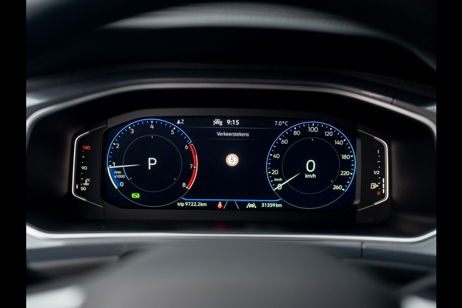 Volkswagen T-Roc 1.5 TSI Life Edition | IQ Light | Navi | Stoelverw. | Trekhaak afnb. | Prijs Rijklaar!!