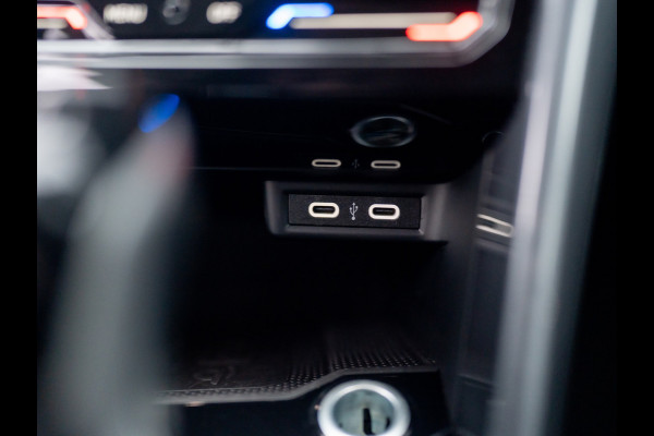 Volkswagen T-Roc 1.5 TSI Life Edition | IQ Light | Navi | Stoelverw. | Trekhaak afnb. | Prijs Rijklaar!!