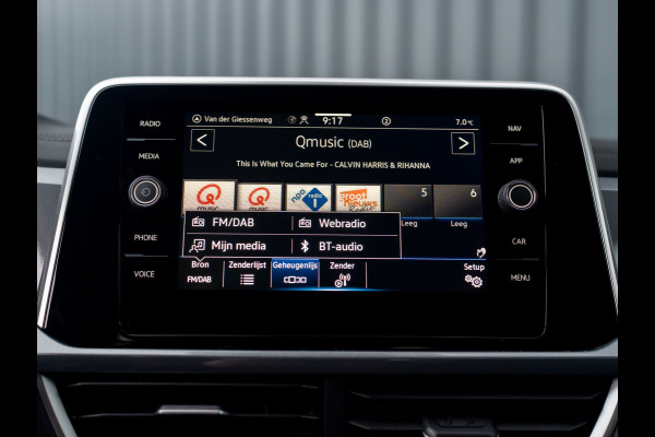 Volkswagen T-Roc 1.5 TSI Life Edition | IQ Light | Navi | Stoelverw. | Trekhaak afnb. | Prijs Rijklaar!!