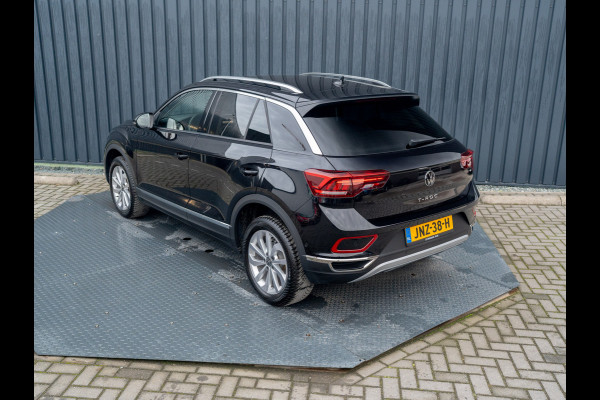 Volkswagen T-Roc 1.5 TSI Life Edition | IQ Light | Navi | Stoelverw. | Trekhaak afnb. | Prijs Rijklaar!!