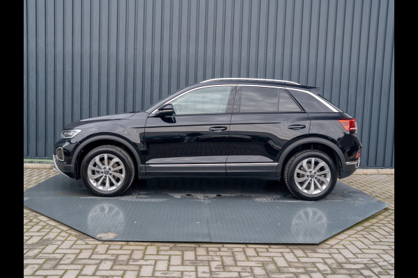 Volkswagen T-Roc 1.5 TSI Life Edition | IQ Light | Navi | Stoelverw. | Trekhaak afnb. | Prijs Rijklaar!!