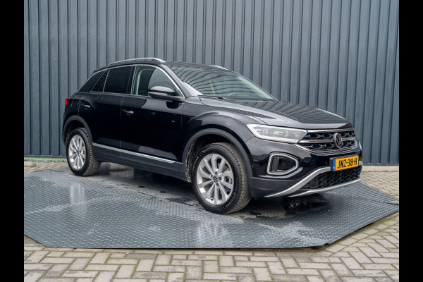 Volkswagen T-Roc 1.5 TSI Life Edition | IQ Light | Navi | Stoelverw. | Trekhaak afnb. | Prijs Rijklaar!!