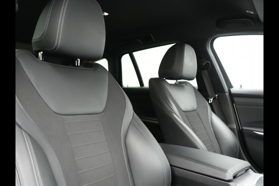 BMW 3 Serie Touring 330i Sportline 259pk Dealer O.H. | Trekhaak Af Fabriek | Lederen Sportstoelen Verwarmd | Apple Carplay | Sfeerverlichting | Cruise Control | Navigatie | Virtual | 18"L.M |