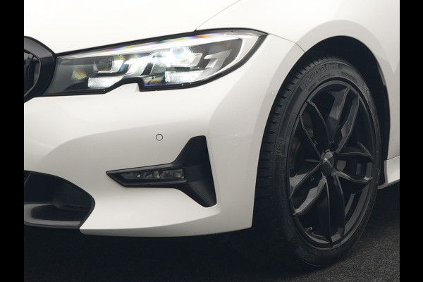 BMW 3 Serie Touring 330i Sportline 259pk Dealer O.H. | Trekhaak Af Fabriek | Lederen Sportstoelen Verwarmd | Apple Carplay | Sfeerverlichting | Cruise Control | Navigatie | Virtual | 18"L.M |