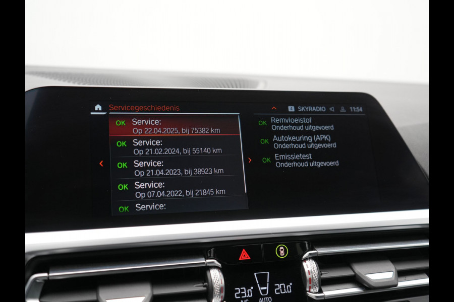 BMW 3 Serie Touring 330i Sportline 259pk Dealer O.H. | Trekhaak Af Fabriek | Lederen Sportstoelen Verwarmd | Apple Carplay | Sfeerverlichting | Cruise Control | Navigatie | Virtual | 18"L.M |