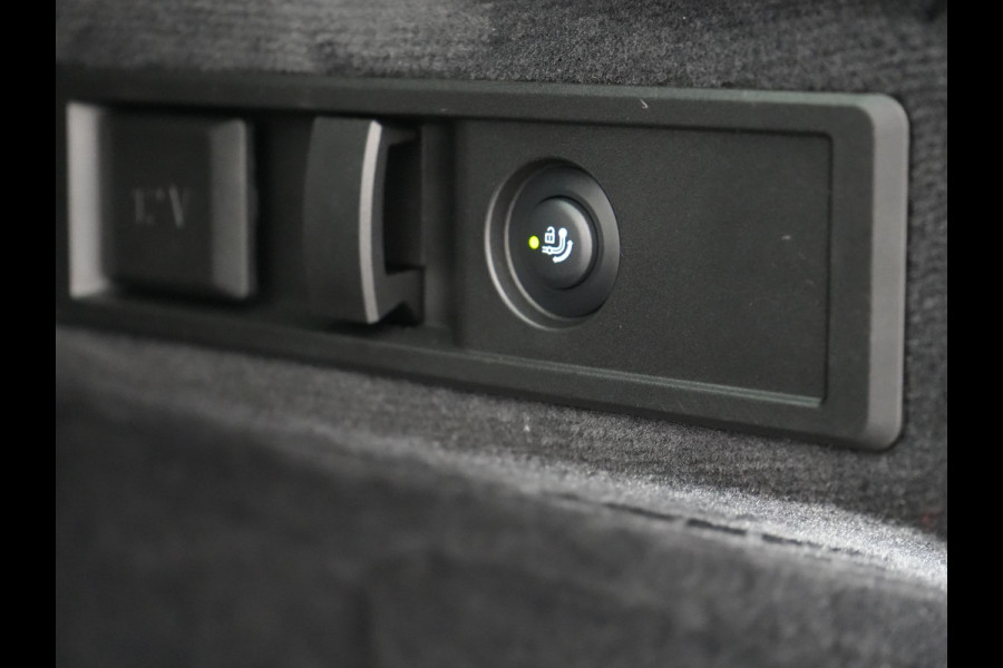 BMW 3 Serie Touring 330i Sportline 259pk Dealer O.H. | Trekhaak Af Fabriek | Lederen Sportstoelen Verwarmd | Apple Carplay | Sfeerverlichting | Cruise Control | Navigatie | Virtual | 18"L.M |