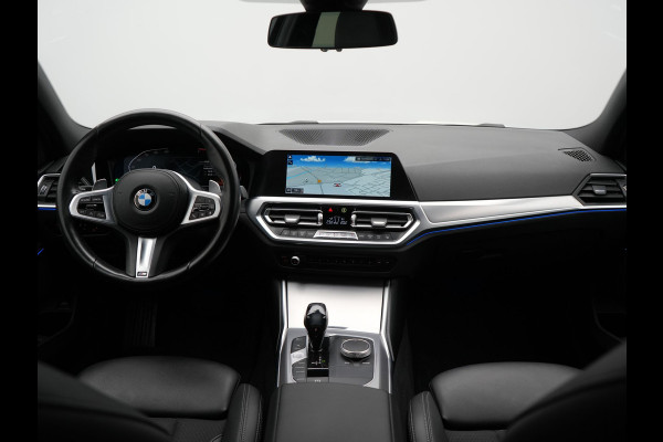 BMW 3 Serie Touring 330i Sportline 259pk Dealer O.H. | Trekhaak Af Fabriek | Lederen Sportstoelen Verwarmd | Apple Carplay | Sfeerverlichting | Cruise Control | Navigatie | Virtual | 18"L.M |