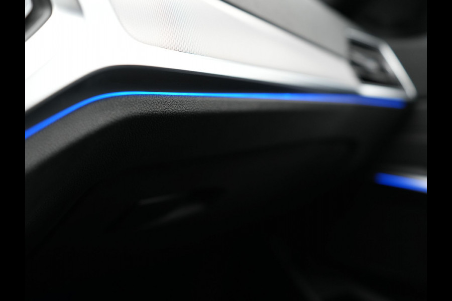 BMW 3 Serie Touring 330i Sportline 259pk Dealer O.H. | Trekhaak Af Fabriek | Lederen Sportstoelen Verwarmd | Apple Carplay | Sfeerverlichting | Cruise Control | Navigatie | Virtual | 18"L.M |