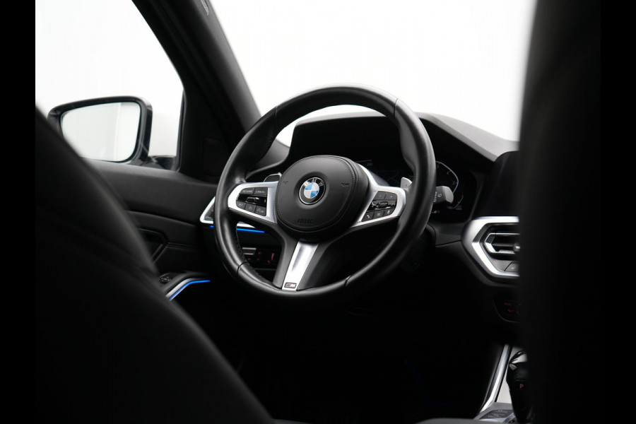 BMW 3 Serie Touring 330i Sportline 259pk Dealer O.H. | Trekhaak Af Fabriek | Lederen Sportstoelen Verwarmd | Apple Carplay | Sfeerverlichting | Cruise Control | Navigatie | Virtual | 18"L.M |