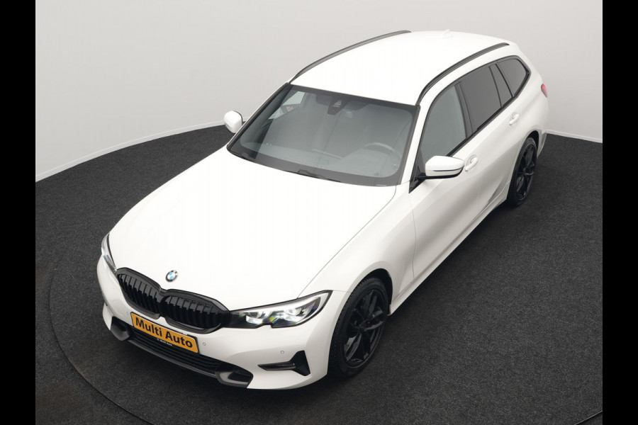 BMW 3 Serie Touring 330i Sportline 259pk Dealer O.H. | Trekhaak Af Fabriek | Lederen Sportstoelen Verwarmd | Apple Carplay | Sfeerverlichting | Cruise Control | Navigatie | Virtual | 18"L.M |