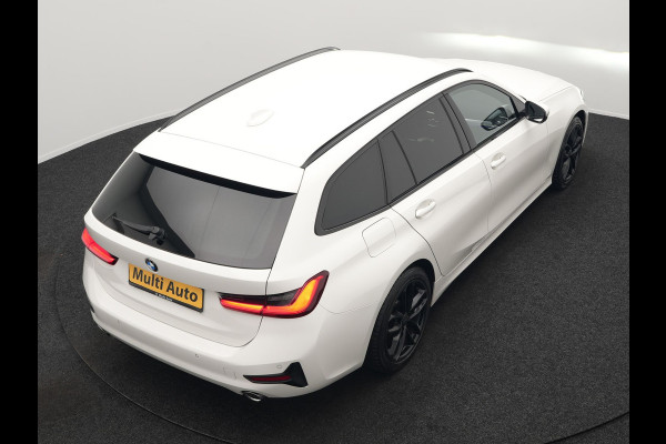 BMW 3 Serie Touring 330i Sportline 259pk Dealer O.H. | Trekhaak Af Fabriek | Lederen Sportstoelen Verwarmd | Apple Carplay | Sfeerverlichting | Cruise Control | Navigatie | Virtual | 18"L.M |