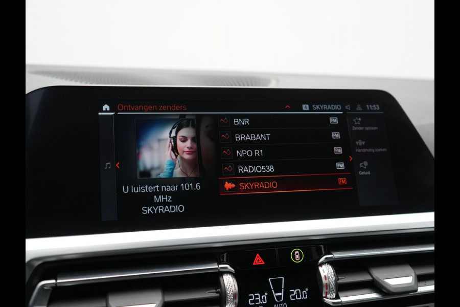 BMW 3 Serie Touring 330i Sportline 259pk Dealer O.H. | Trekhaak Af Fabriek | Lederen Sportstoelen Verwarmd | Apple Carplay | Sfeerverlichting | Cruise Control | Navigatie | Virtual | 18"L.M |