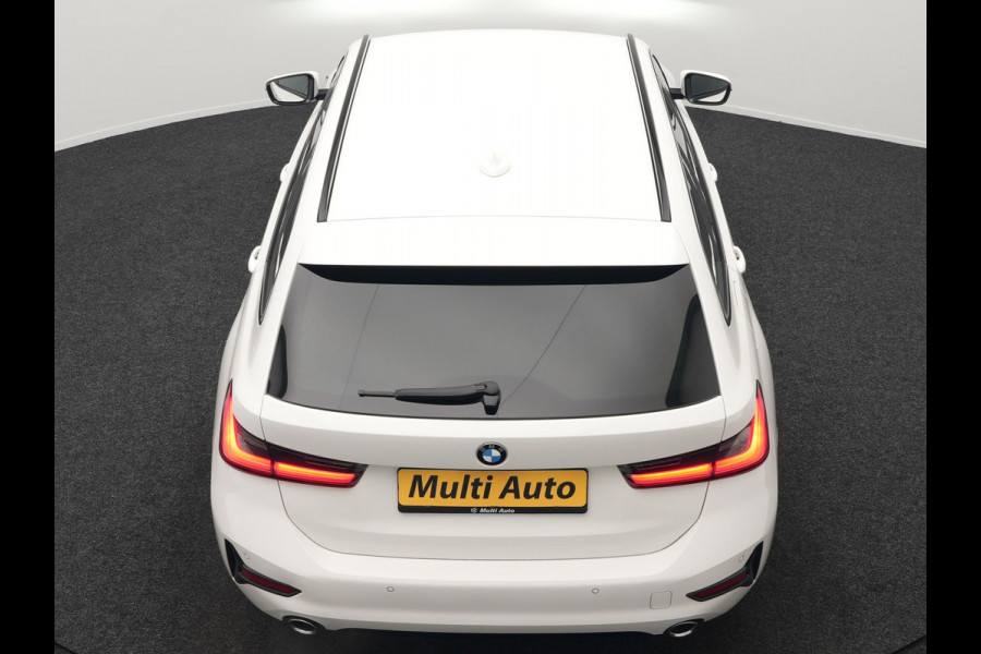 BMW 3 Serie Touring 330i Sportline 259pk Dealer O.H. | Trekhaak Af Fabriek | Lederen Sportstoelen Verwarmd | Apple Carplay | Sfeerverlichting | Cruise Control | Navigatie | Virtual | 18"L.M |