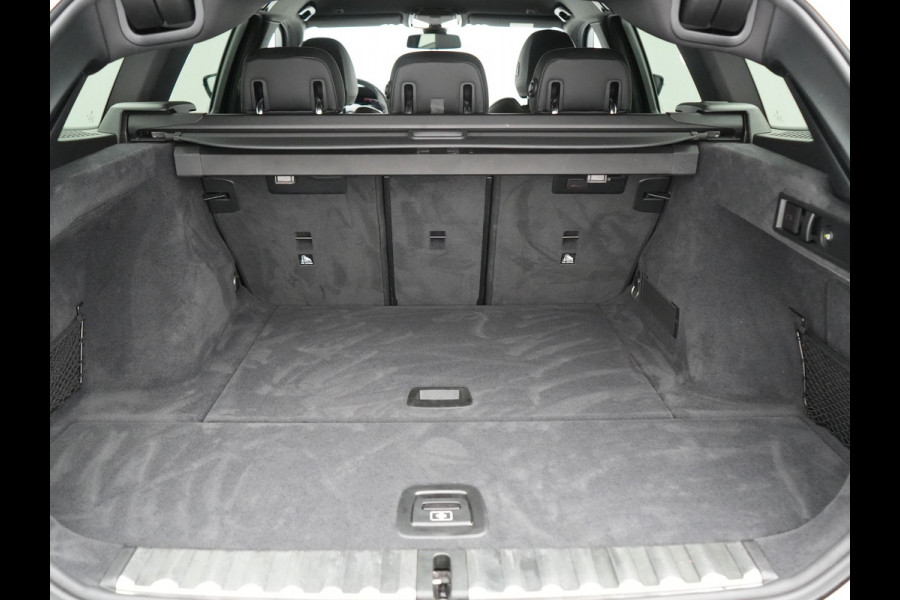 BMW 3 Serie Touring 330i Sportline 259pk Dealer O.H. | Trekhaak Af Fabriek | Lederen Sportstoelen Verwarmd | Apple Carplay | Sfeerverlichting | Cruise Control | Navigatie | Virtual | 18"L.M |